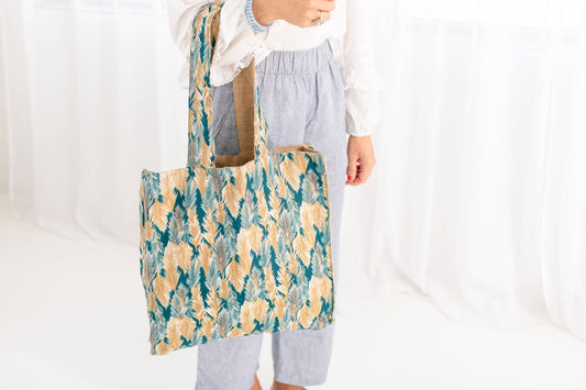 Everyday Tote- Aqua Pompas Feather